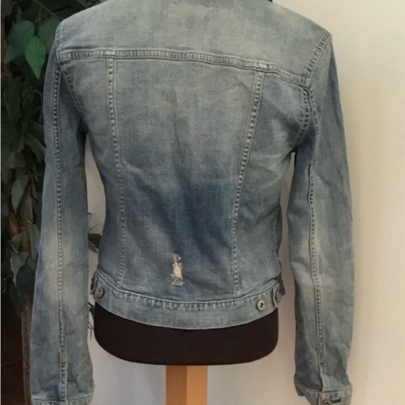 Arizona Jean Company jean jacket. Women’s size medium. Light wash & distressed. - Picture 2 of 6